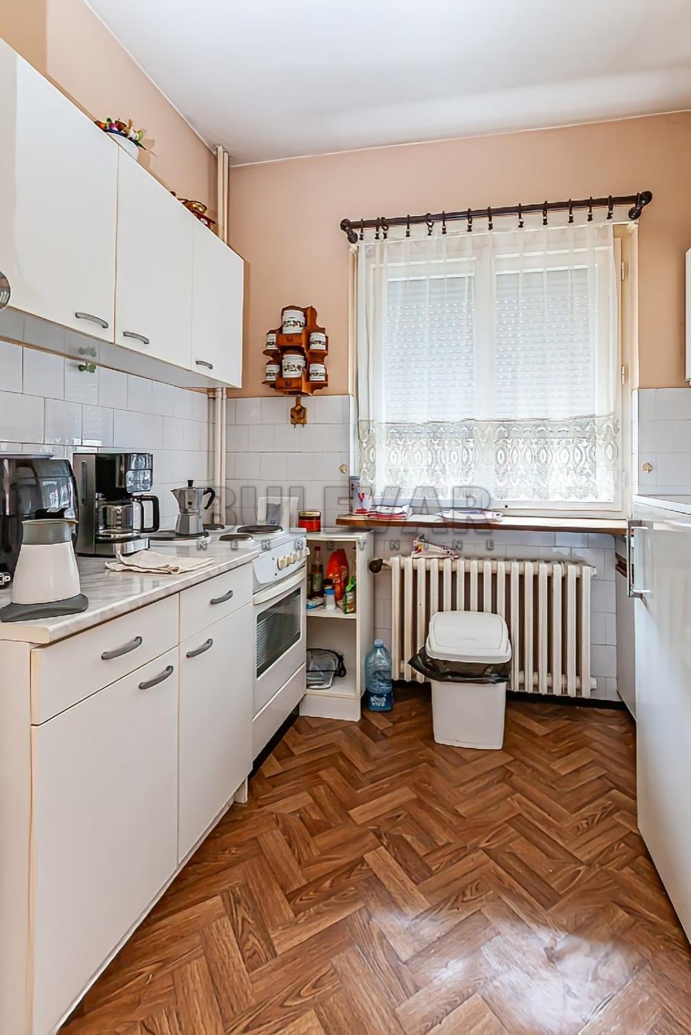 Slika 5 - Trg kralja Aleksandra Ujedinitelja, Trosoban stan na prodaju, 72m2, 126.200€