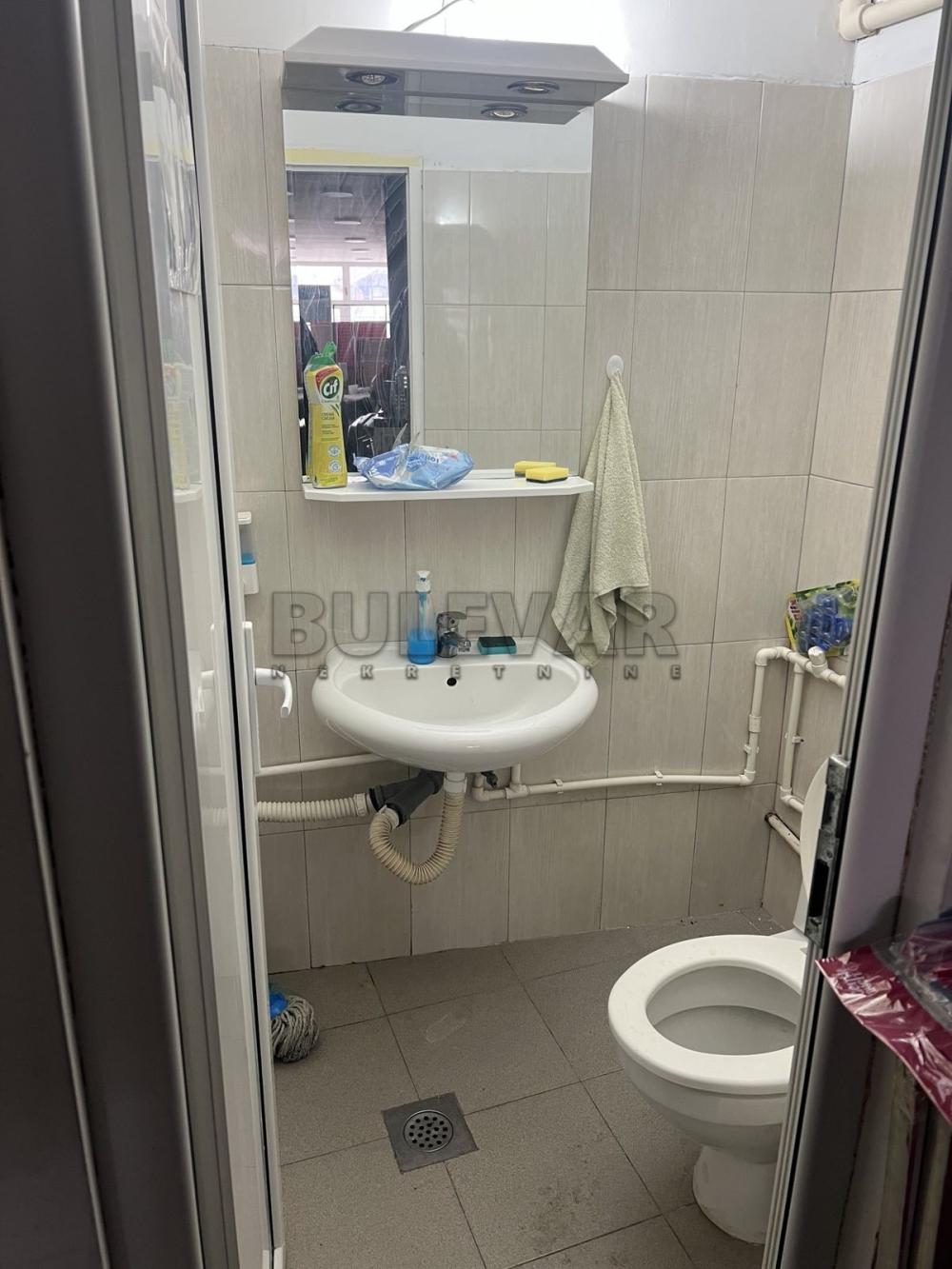 Slika 11 - Bulevar Nikole Tesle,  Lokal za izdavanje, 240m2, 1.200€