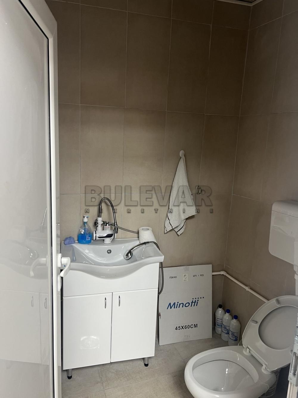 Slika 10 - Bulevar Nikole Tesle,  Lokal za izdavanje, 240m2, 1.200€