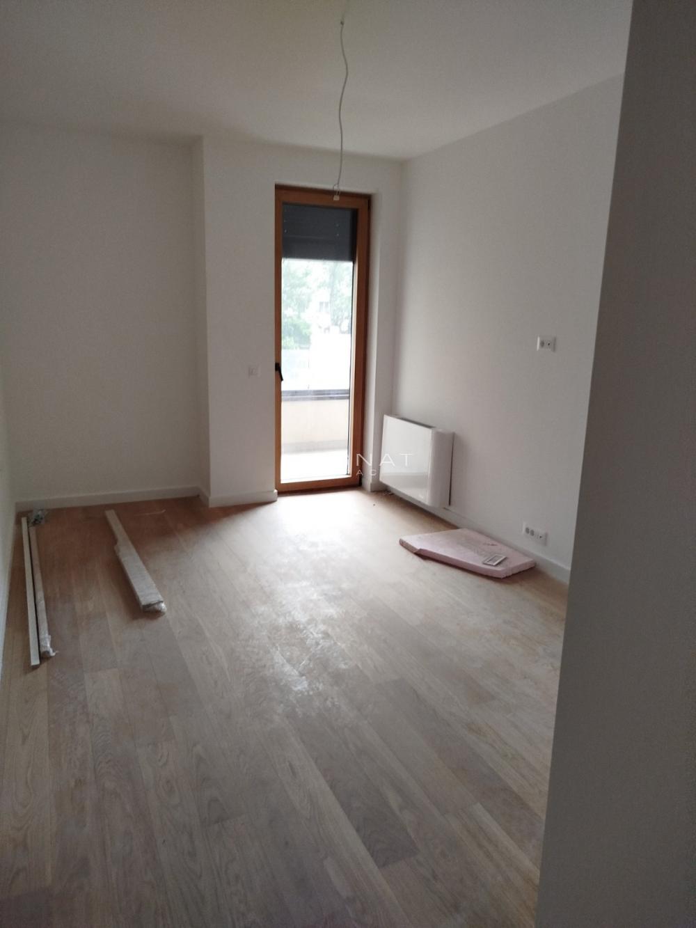 Slika 1 - Požeška, Četvorosoban stan na prodaju, 115m2, 346.050€