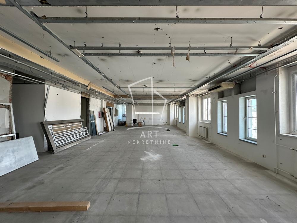 Slika 2 - Bulevar Mihajla Pupina,  Lokal na prodaju, 780m2, 1.900.000€