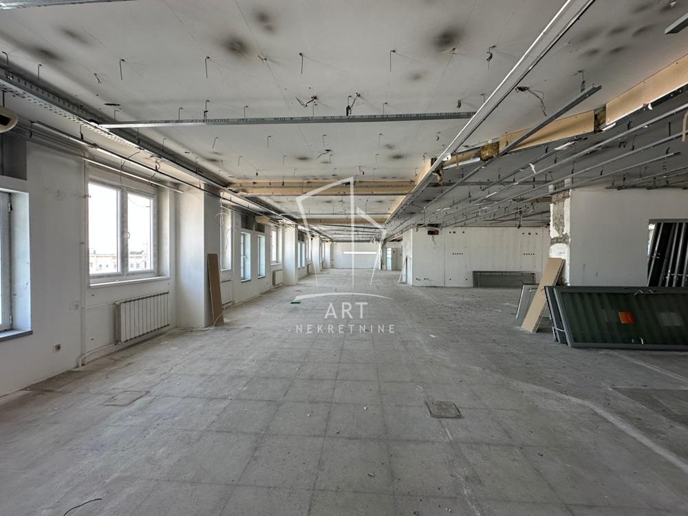 Slika 3 - Bulevar Mihajla Pupina,  Lokal na prodaju, 780m2, 1.900.000€