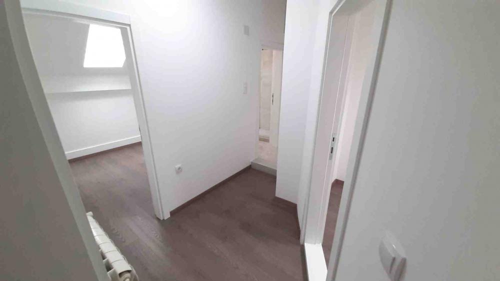 Slika 2 - Vase Čarapića,  Lokal za izdavanje, 85m2, 800€