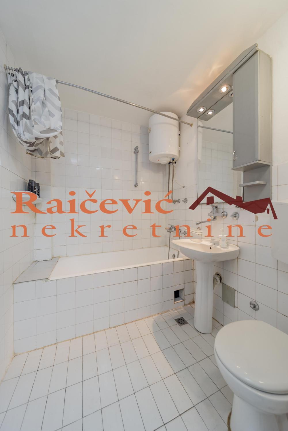 Slika 6 - Bulevar Zorana Djindjica, Trosoban stan na prodaju, 86m2, 279.000€