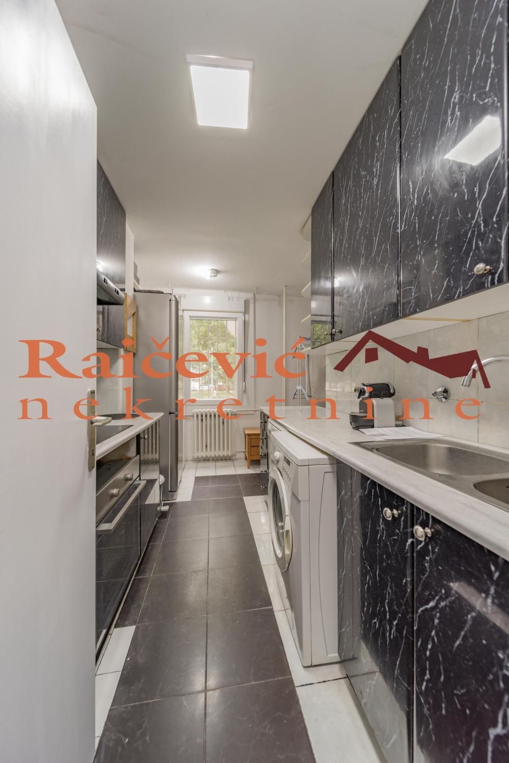 Slika 8 - Bulevar Zorana Djindjica, Trosoban stan na prodaju, 86m2, 279.000€