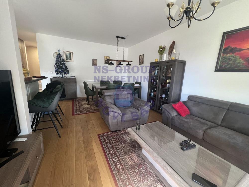 Glavna slika -Četvorosoban stan na prodaju, 95m2, 323.000€