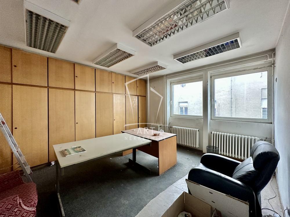 Slika 2 - Emilijana Josimovića,  Lokal na prodaju, 230m2, 920.000€