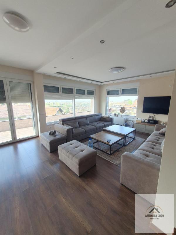 Glavna slika - Kuća na prodaju, 460m2, 725.000€