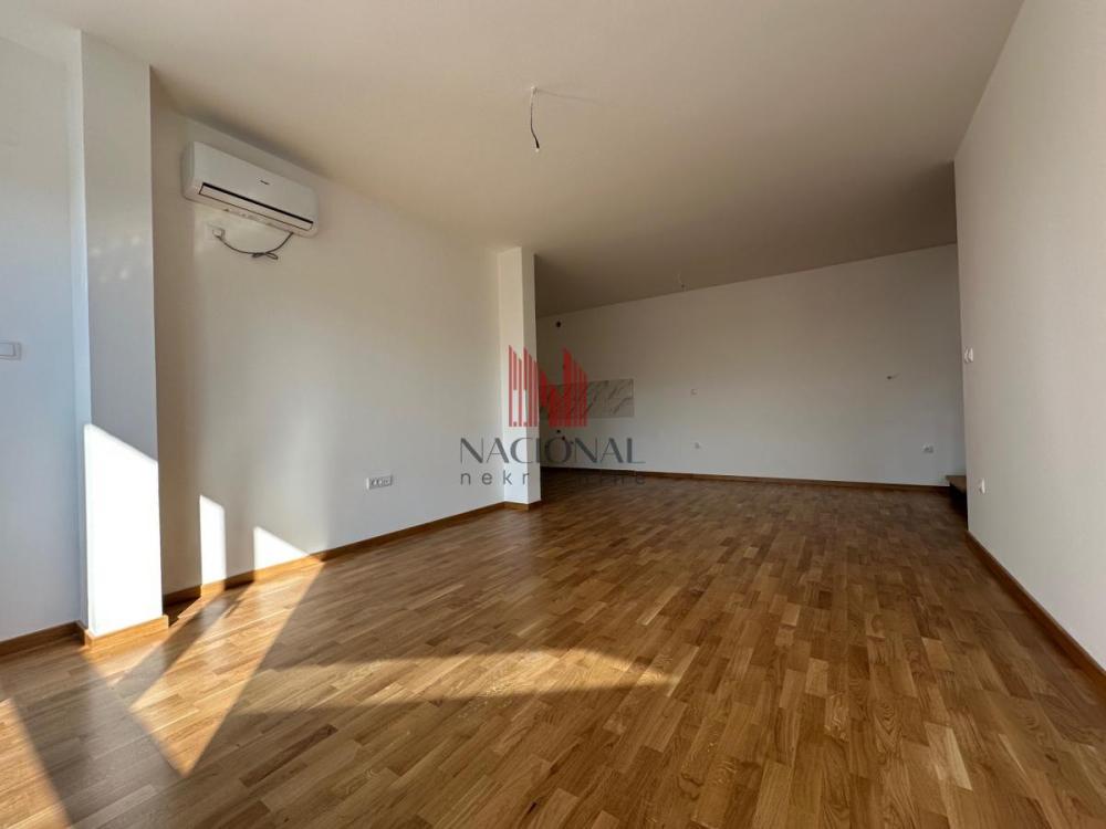 Slika 3 - JERNEJA KOPITARA, Četvorosoban stan na prodaju, 91m2, 257.000€
