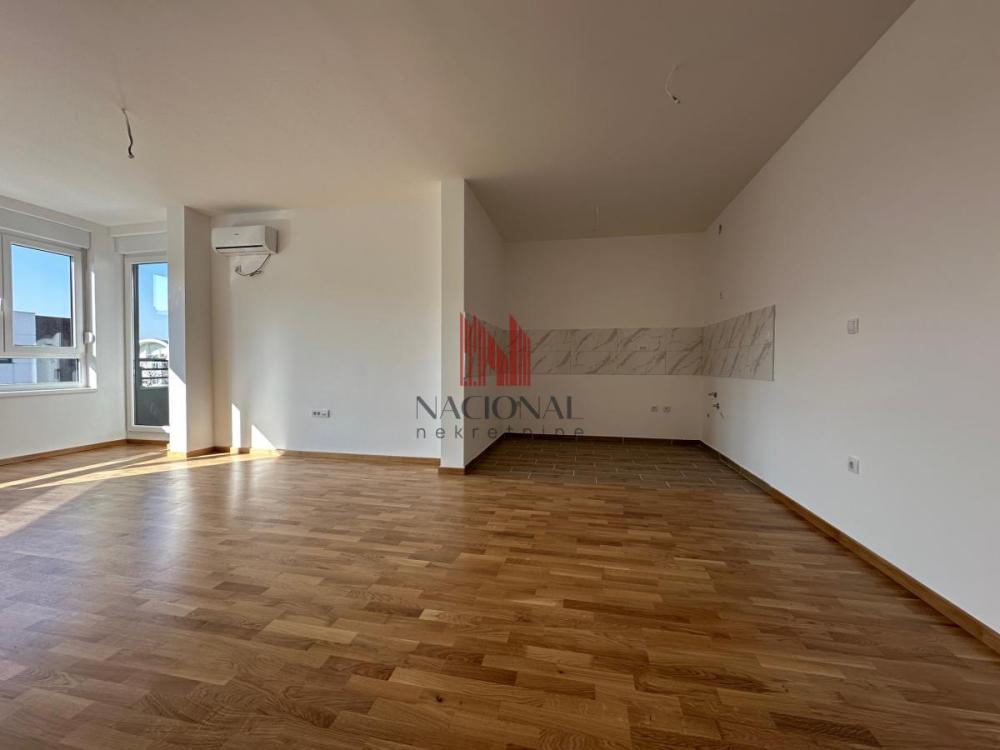 Slika 1 - JERNEJA KOPITARA, Četvorosoban stan na prodaju, 91m2, 257.000€