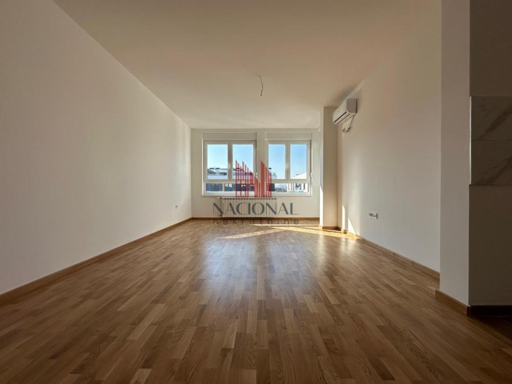 Slika 4 - JERNEJA KOPITARA, Četvorosoban stan na prodaju, 91m2, 257.000€