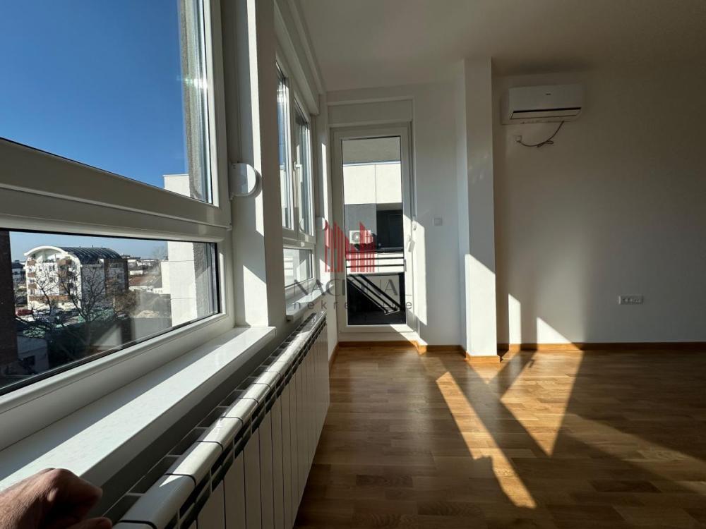 Slika 10 - JERNEJA KOPITARA, Četvorosoban stan na prodaju, 91m2, 257.000€