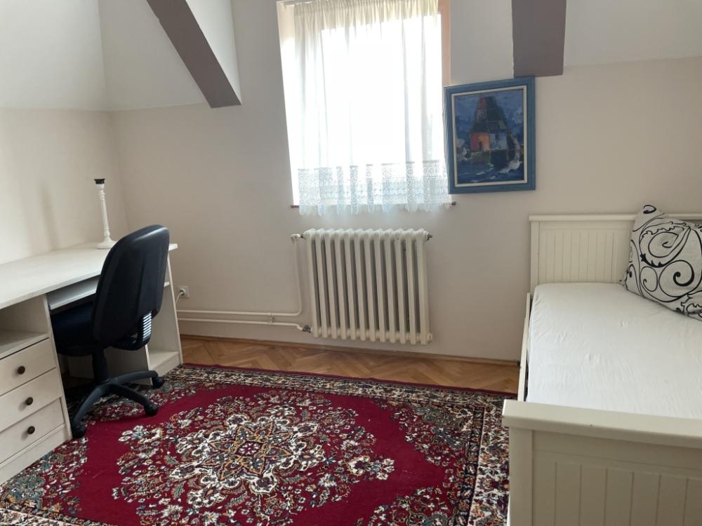 Slika 4 - Rastislava Marica, Petosoban stan za izdavanje, 200m2, 1.000€