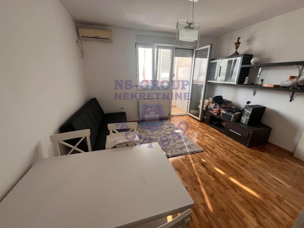 Glavna slika -Jednoiposoban stan za izdavanje, 43m2, 400€