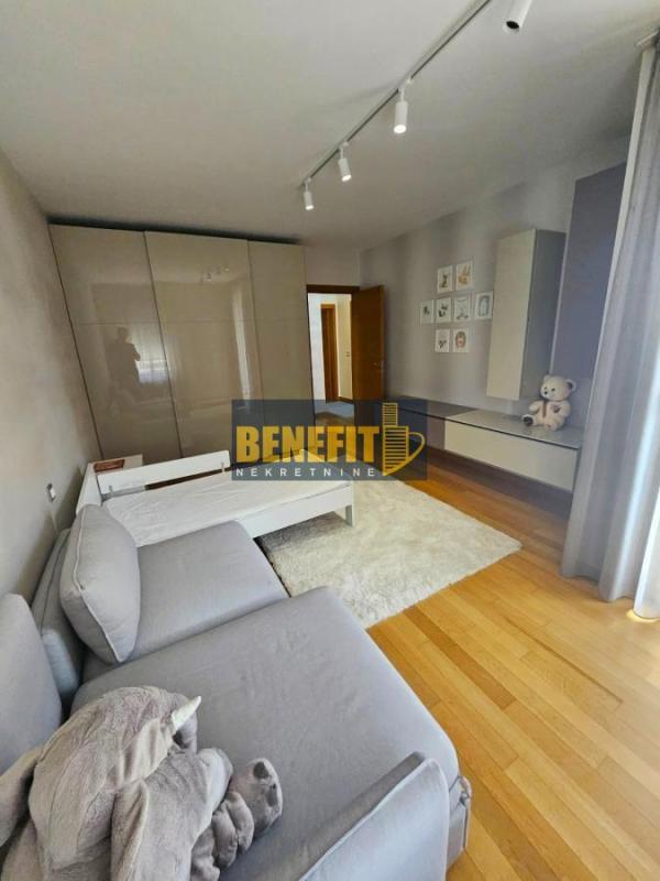 Slika 11 - Trosoban stan za izdavanje, 106m2, 1.700€