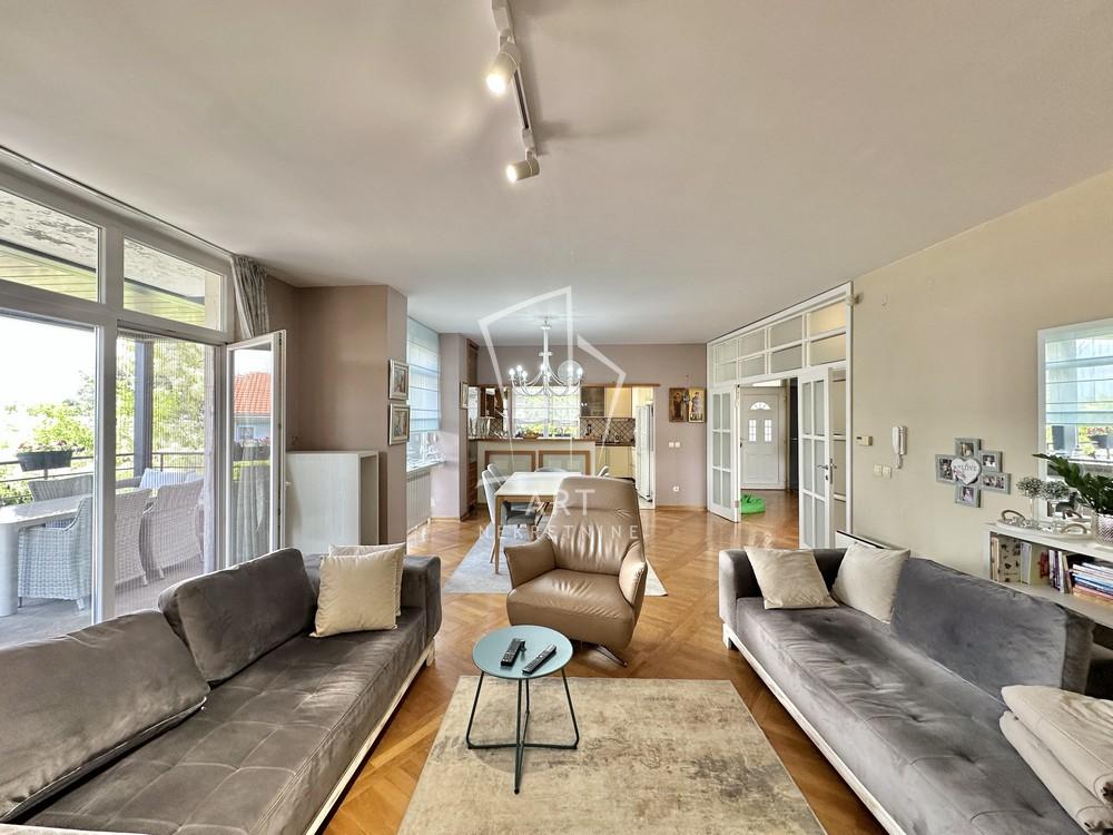 Slika 1 - Kolubarskih ratnika,  Kuća na prodaju, 544m2, 680.000€