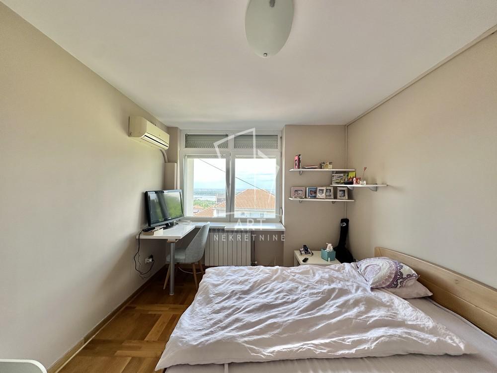 Slika 8 - Kolubarskih ratnika,  Kuća na prodaju, 544m2, 680.000€