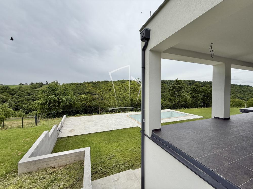 Slika 3 - Put za Markoviće,  Kuća na prodaju, 294m2, 500.000€