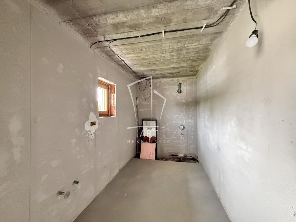 Slika 8 - Put za Markoviće,  Kuća na prodaju, 294m2, 500.000€