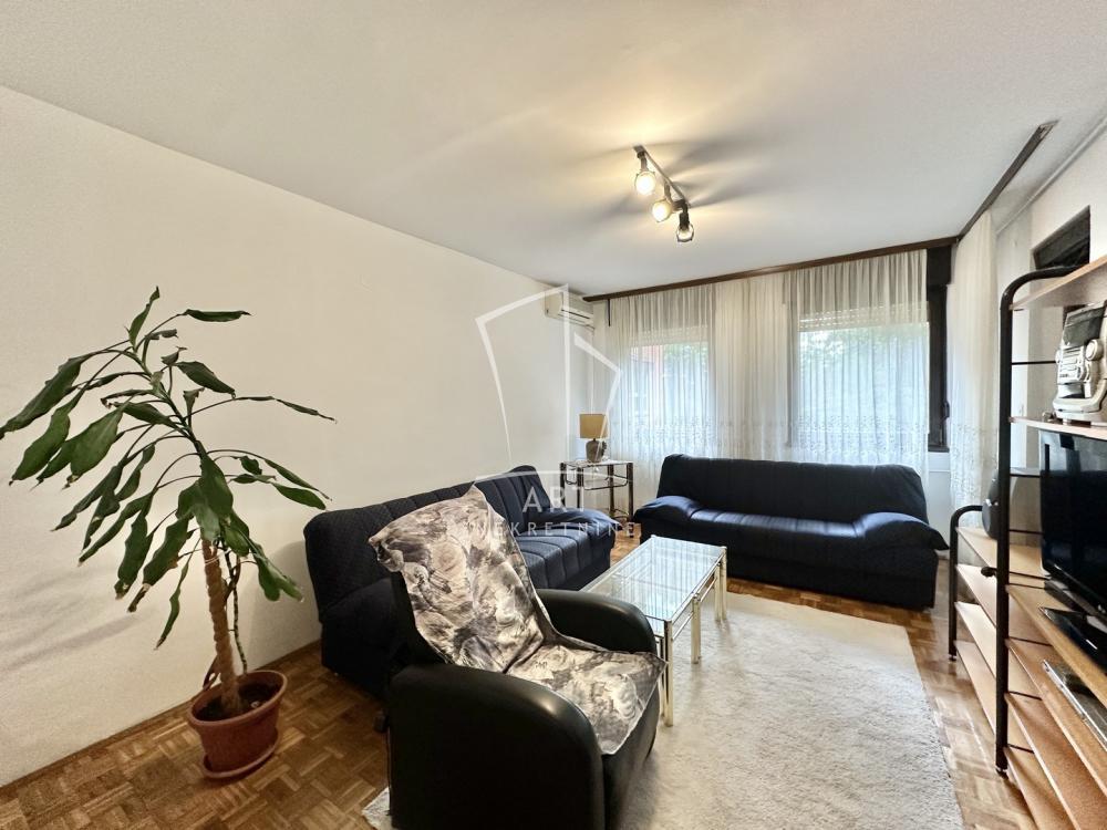 Glavna slika -Slobodana Jovanovića, Trosoban stan za izdavanje, 88m2, 550€