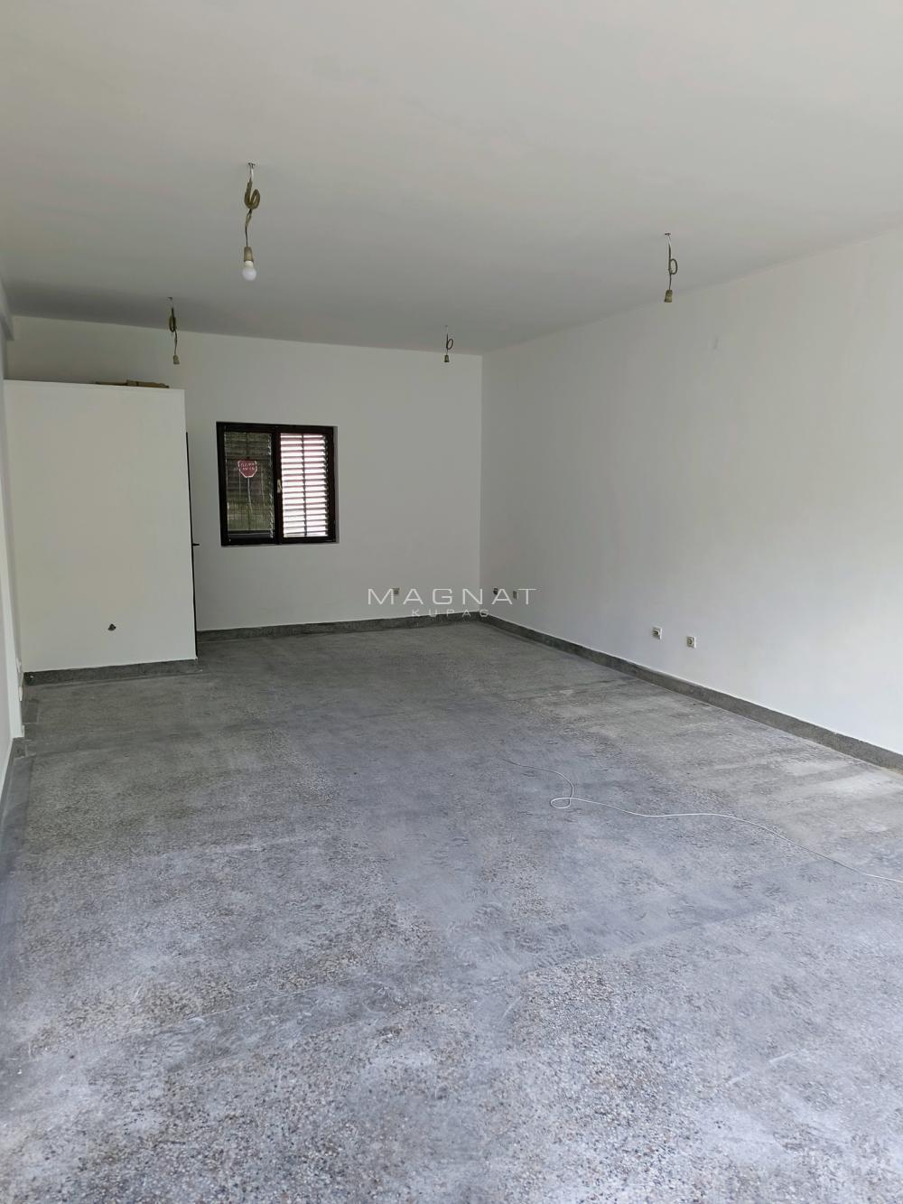 Glavna slika - Lokal za izdavanje, 110m2, 450€