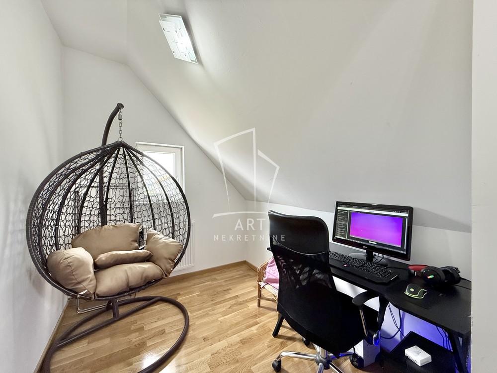 Slika 10 - Miodraga Ristovića,  Kuća na prodaju, 68m2, 185.000€