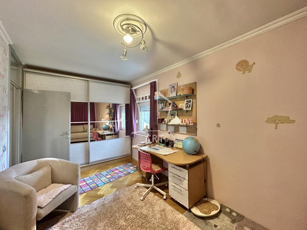 Slika 9 - Nehruova, Šestosoban stan na prodaju, 200m2, 450.000€