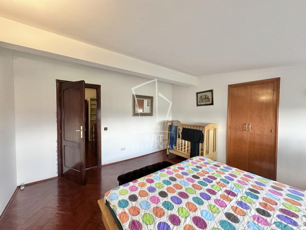 Slika 5 - Nehruova, Šestosoban stan na prodaju, 200m2, 450.000€