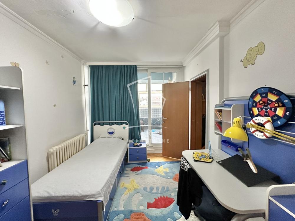 Slika 6 - Nehruova, Šestosoban stan na prodaju, 200m2, 450.000€