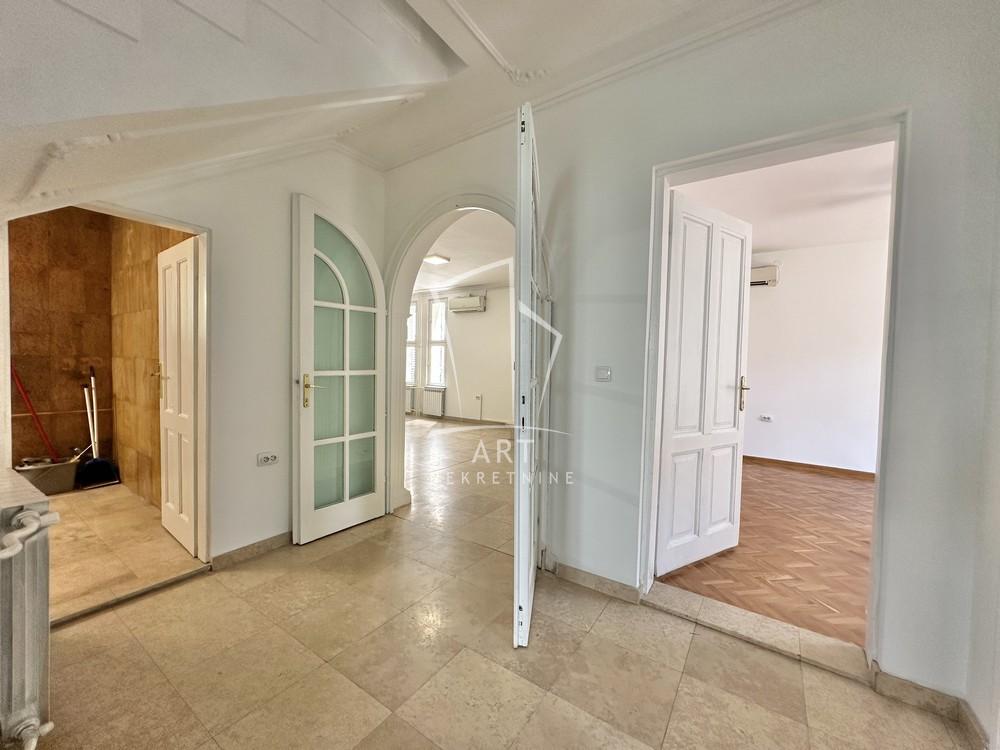 Slika 1 - Đorđa Vajferta, Kuća za izdavanje, 82m2, 3.200€