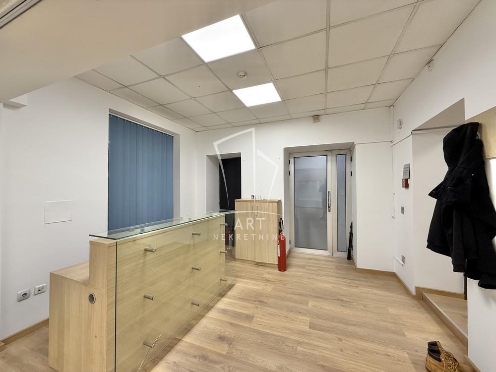 Slika 9 - Terazije,  Lokal za izdavanje, 251m2, 3.269€