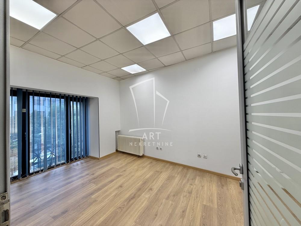 Slika 10 - Terazije,  Lokal za izdavanje, 251m2, 3.269€