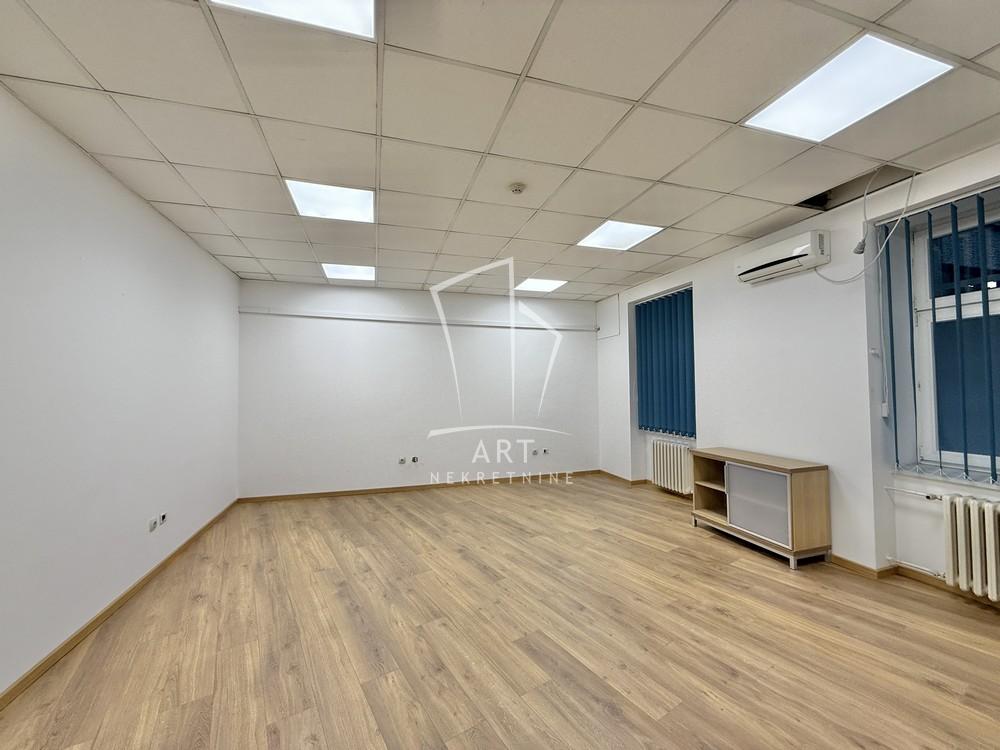 Slika 11 - Terazije,  Lokal za izdavanje, 251m2, 3.269€