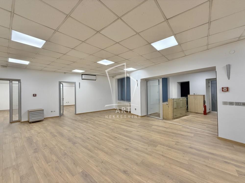 Slika 1 - Terazije,  Lokal za izdavanje, 251m2, 3.269€