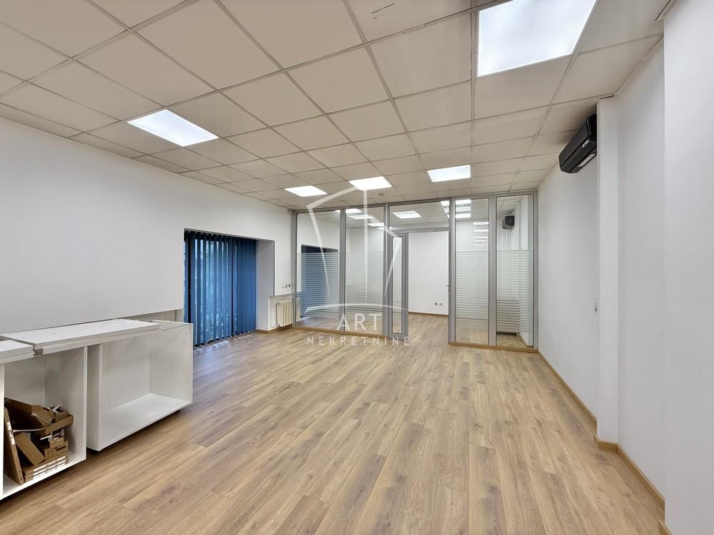 Slika 5 - Terazije,  Lokal za izdavanje, 251m2, 3.269€