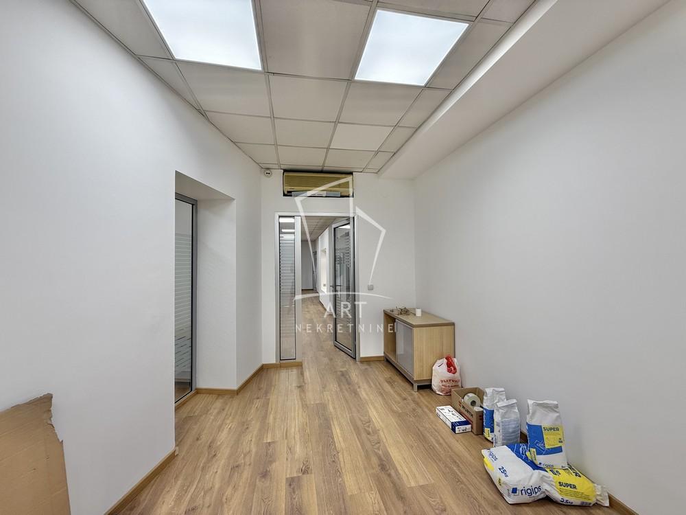 Slika 8 - Terazije,  Lokal za izdavanje, 251m2, 3.269€