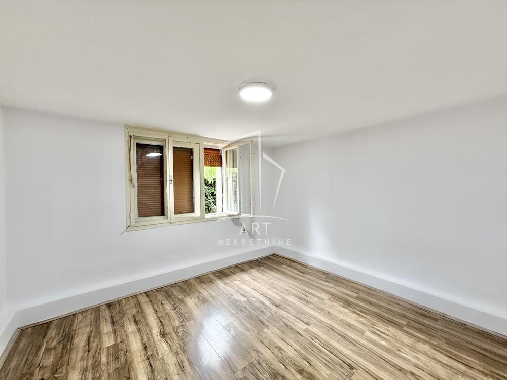 Slika 1 - Laze Stefanovića, Dvosoban stan na prodaju, 54m2, 89.500€