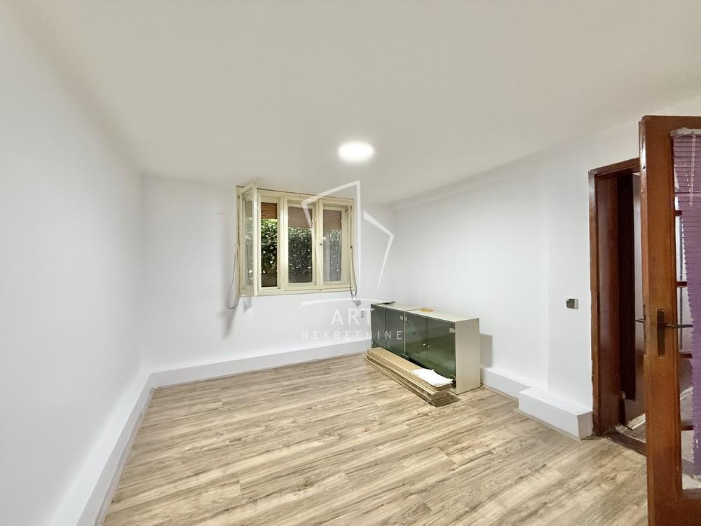 Glavna slika -Laze Stefanovića, Dvosoban stan na prodaju, 54m2, 89.500€