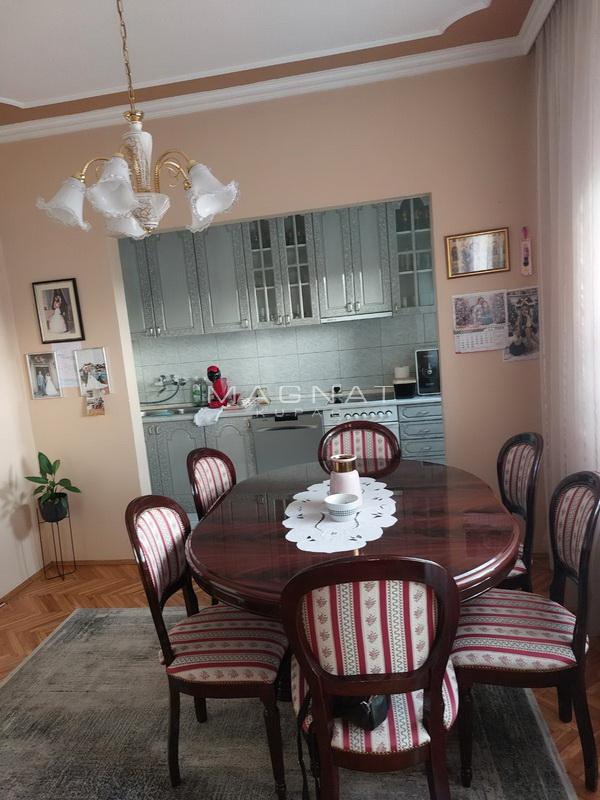 Slika 4 - Beogradska,  Kuća na prodaju, 273m2, 320.000€