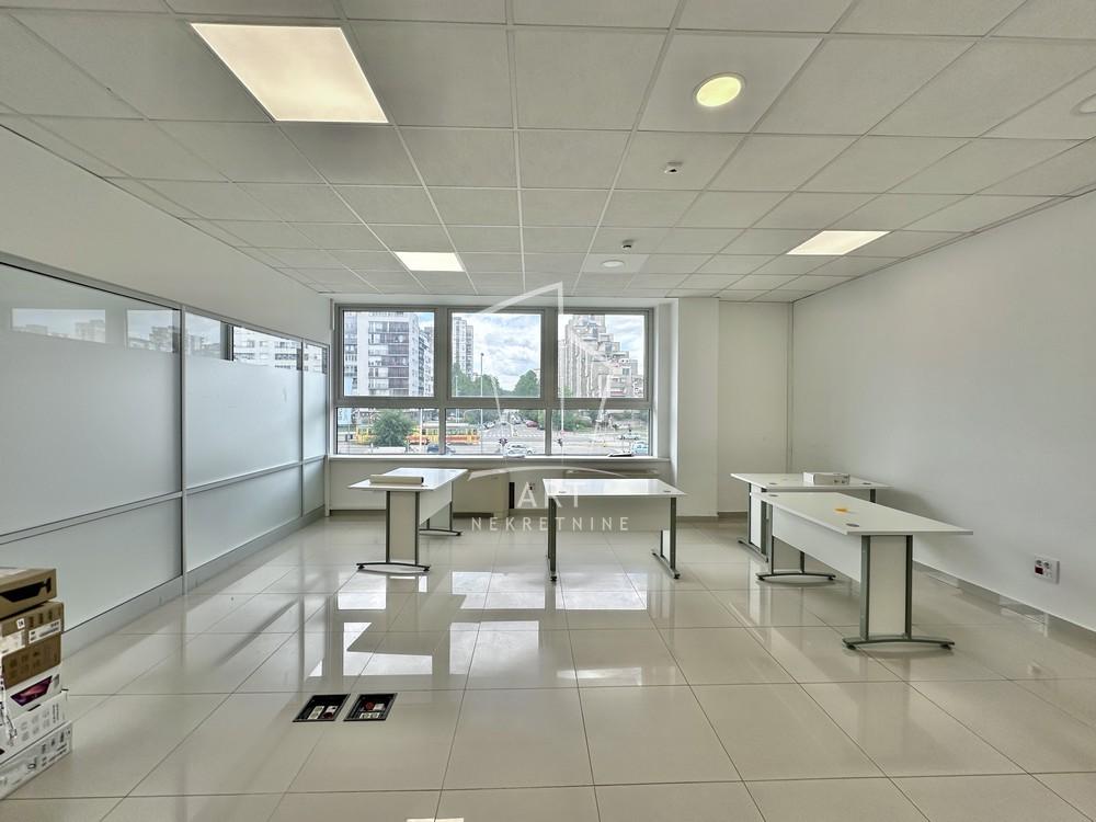 Slika 11 - Jurija Gagarina,  Lokal za izdavanje, 572m2, 7.000€