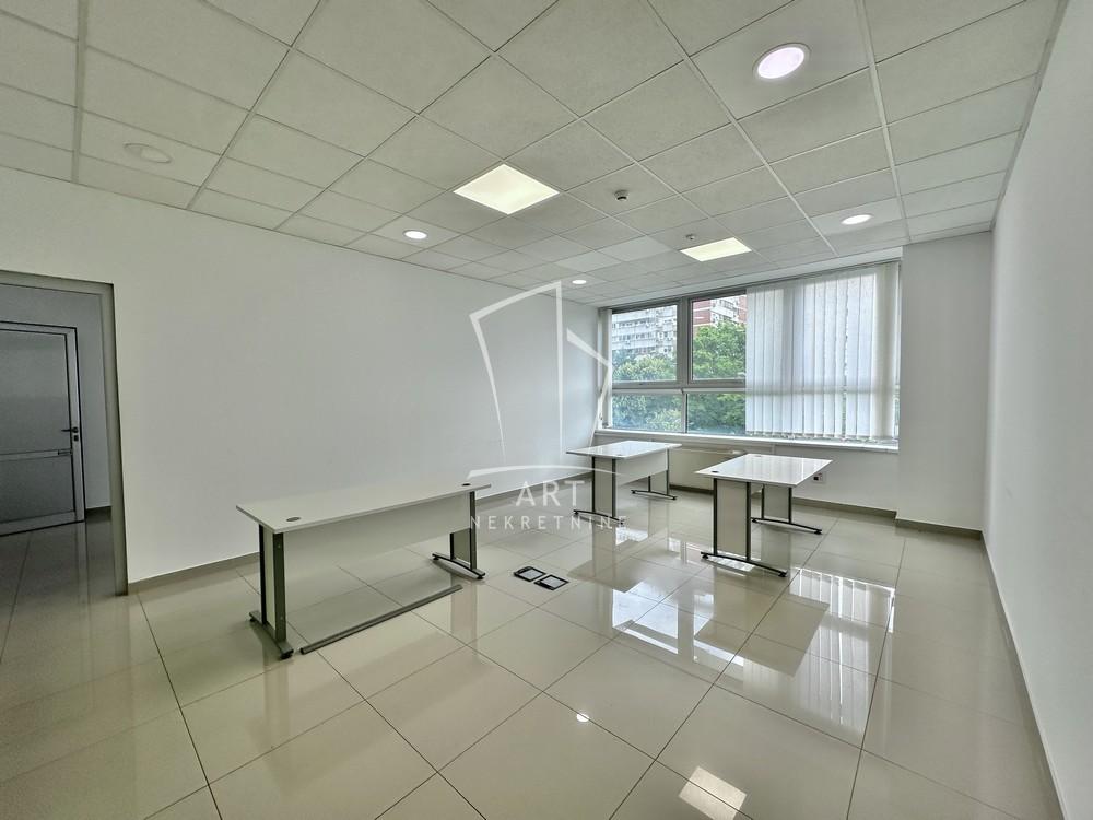 Slika 7 - Jurija Gagarina,  Lokal za izdavanje, 572m2, 7.000€