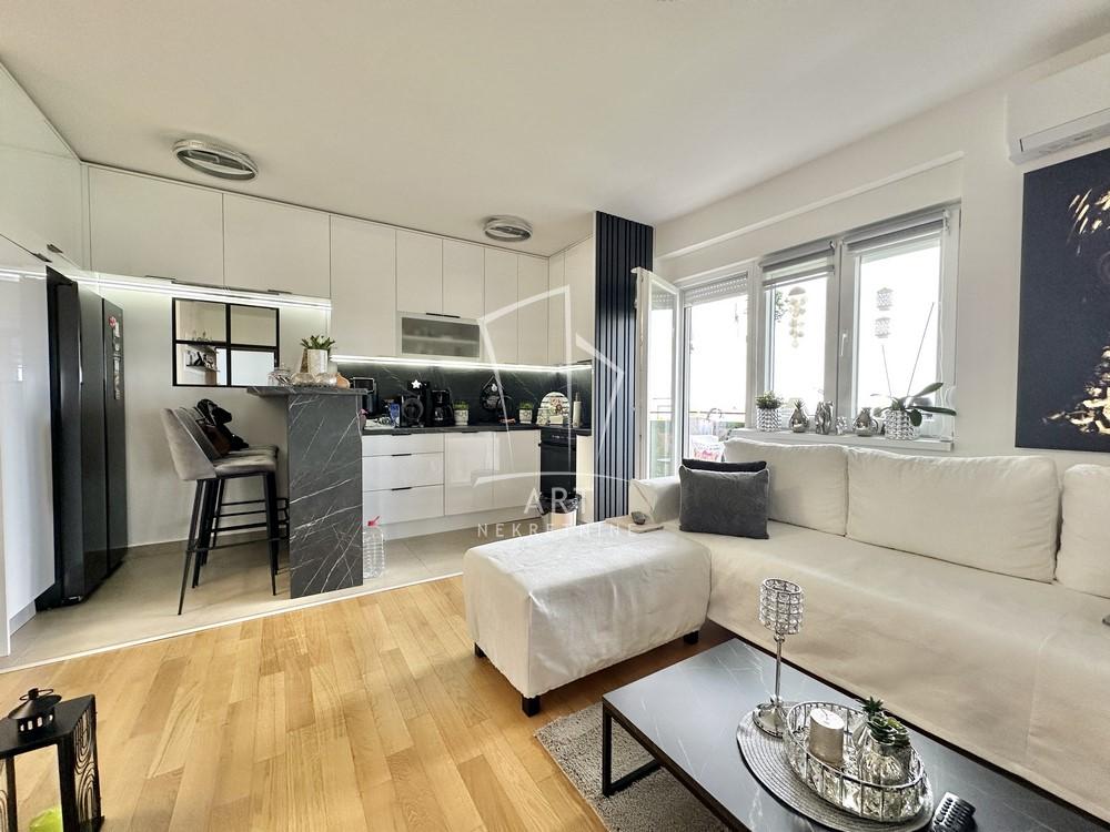 Slika 3 - Surčinska, Trosoban stan na prodaju, 60m2, 180.000€