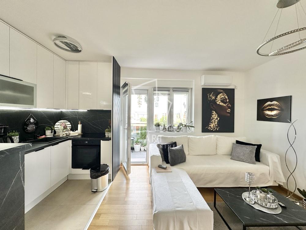 Slika 2 - Surčinska, Trosoban stan na prodaju, 60m2, 180.000€