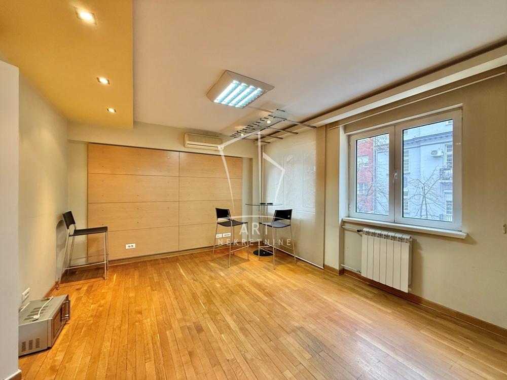 Slika 11 - Kralja Milutina,  Lokal za izdavanje, 101m2, 1.500€