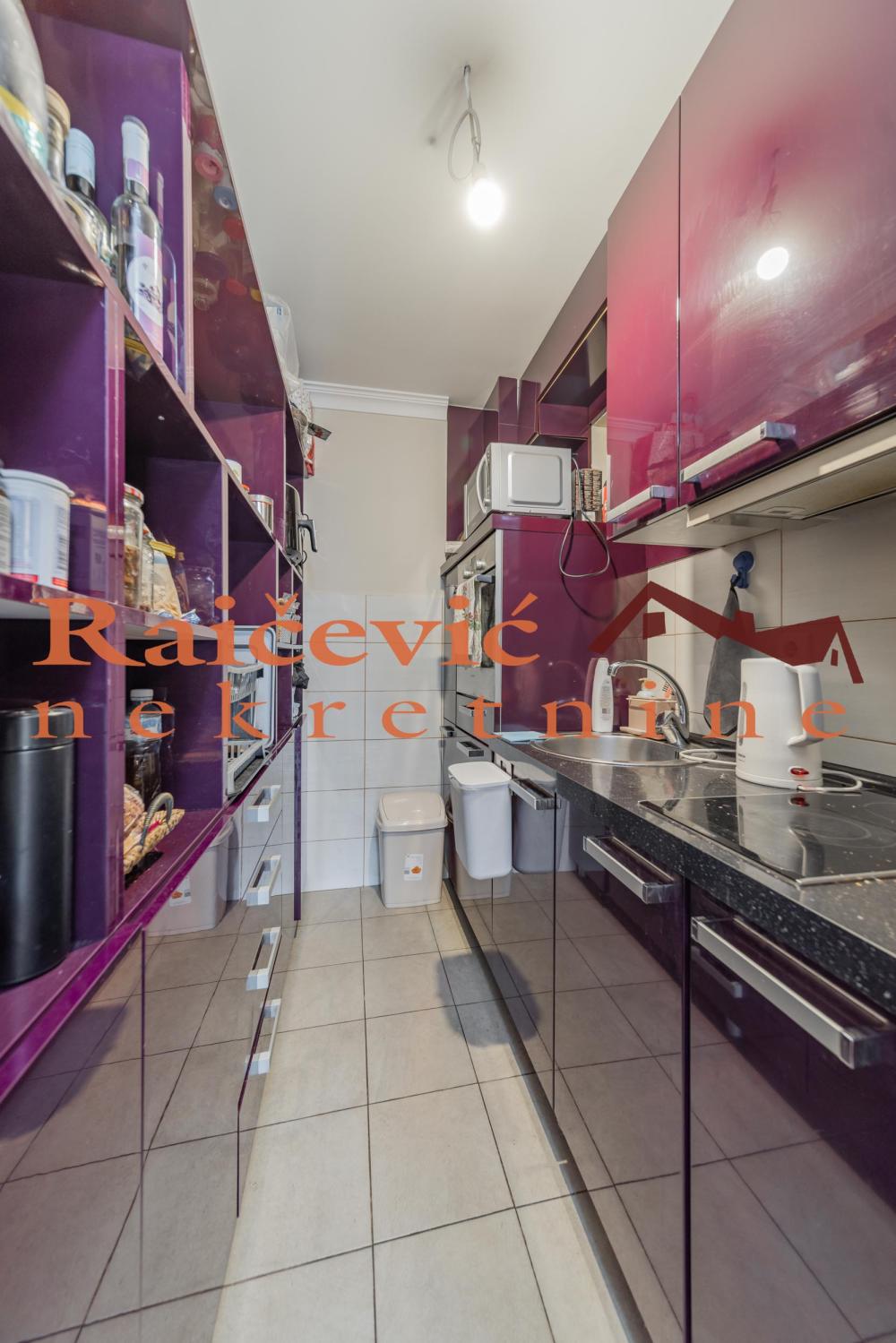 Slika 8 - Vojvode Petka, Trosoban stan na prodaju, 66m2, 265.000€