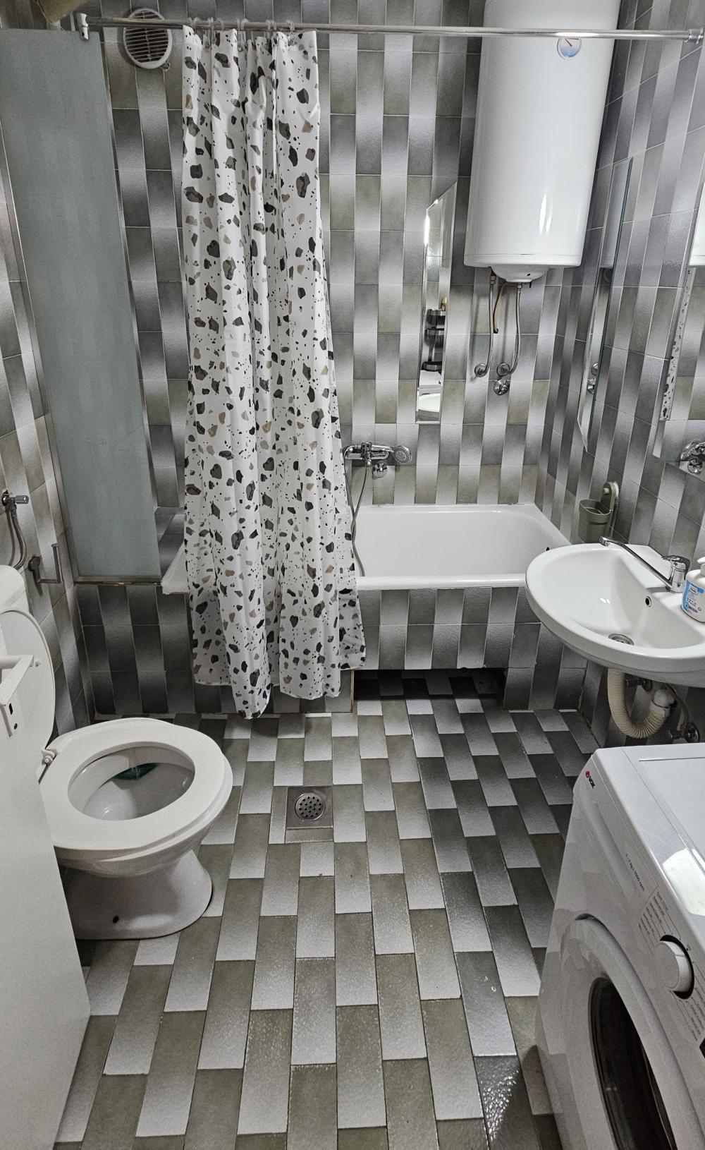 Slika 0 - Trosoban stan za izdavanje, 85m2, 350€