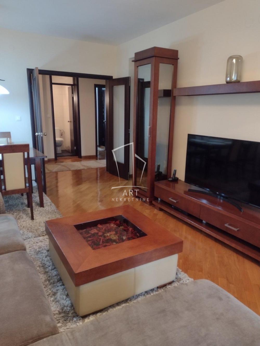 Slika 2 - Višegradska, Četvorosoban stan za izdavanje, 91m2, 1.200€