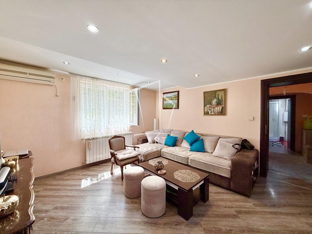 Slika 1 - Oštreljska,  Kuća na prodaju, 214m2, 330.000€