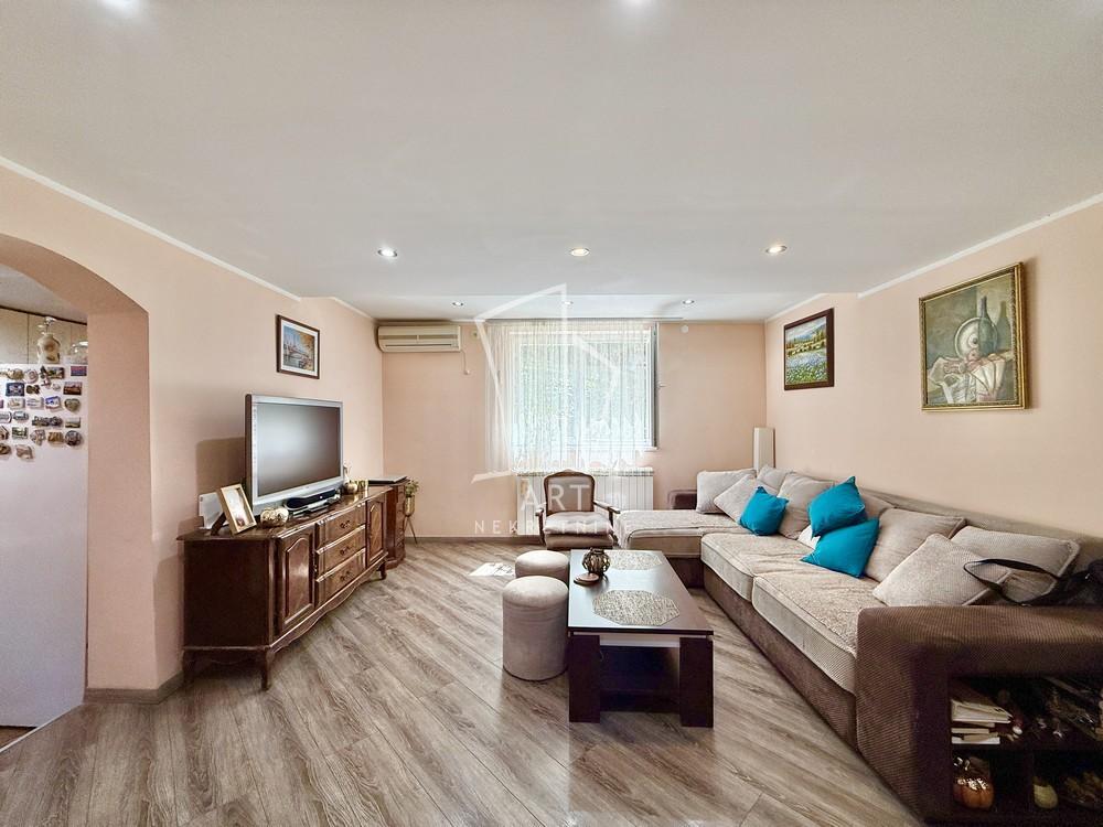 Glavna slika -Oštreljska,  Kuća na prodaju, 214m2, 330.000€