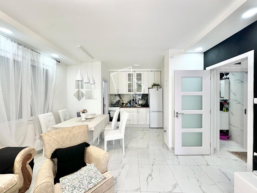 Slika 2 - Milana Konjovića,  Kuća na prodaju, 61m2, 260.000€